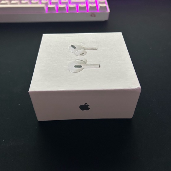 Air pods pro gen 1 - Picture 2 of 7